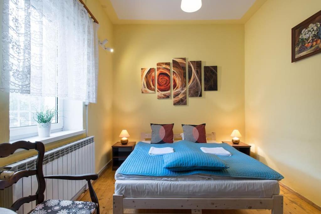 Big Cosy Retro Apt, Free Parking, 15Min Oldtown & Kazimierz - By Homelike Krakau Buitenkant foto
