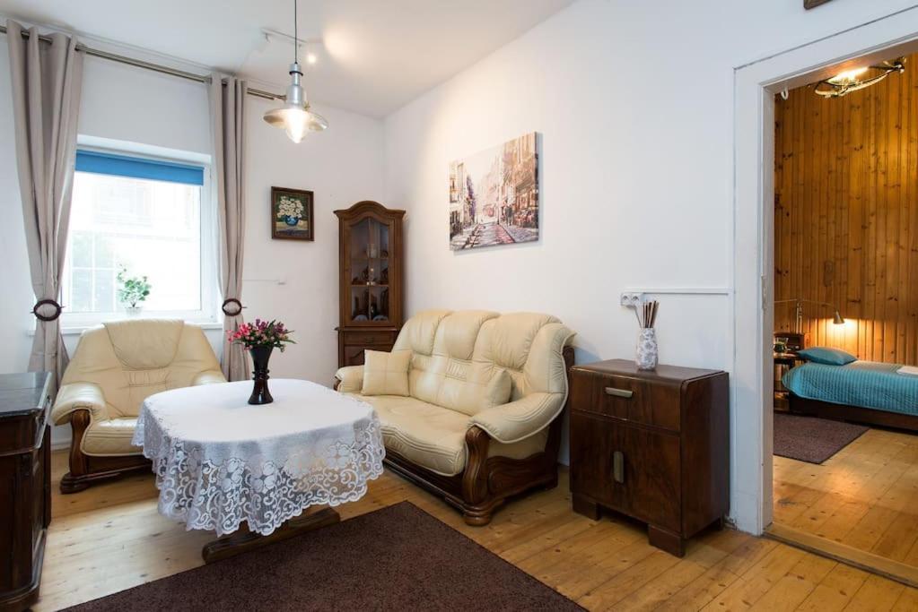 Big Cosy Retro Apt, Free Parking, 15Min Oldtown & Kazimierz - By Homelike Krakau Buitenkant foto
